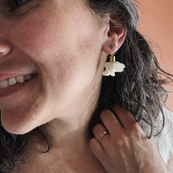 Boucles d’oreilles “Les Jupettes” – Pampilles florales – Image 3