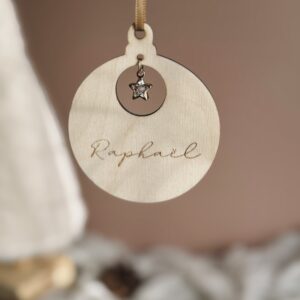 Boule de Noël personnalisée avec breloque