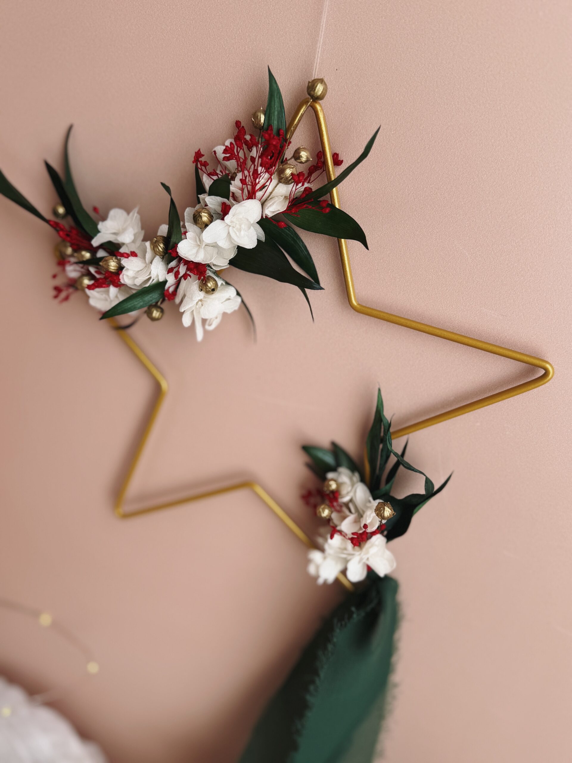 Étoile enchantée — Étoile murale florale aux couleurs de Noël – Image 10