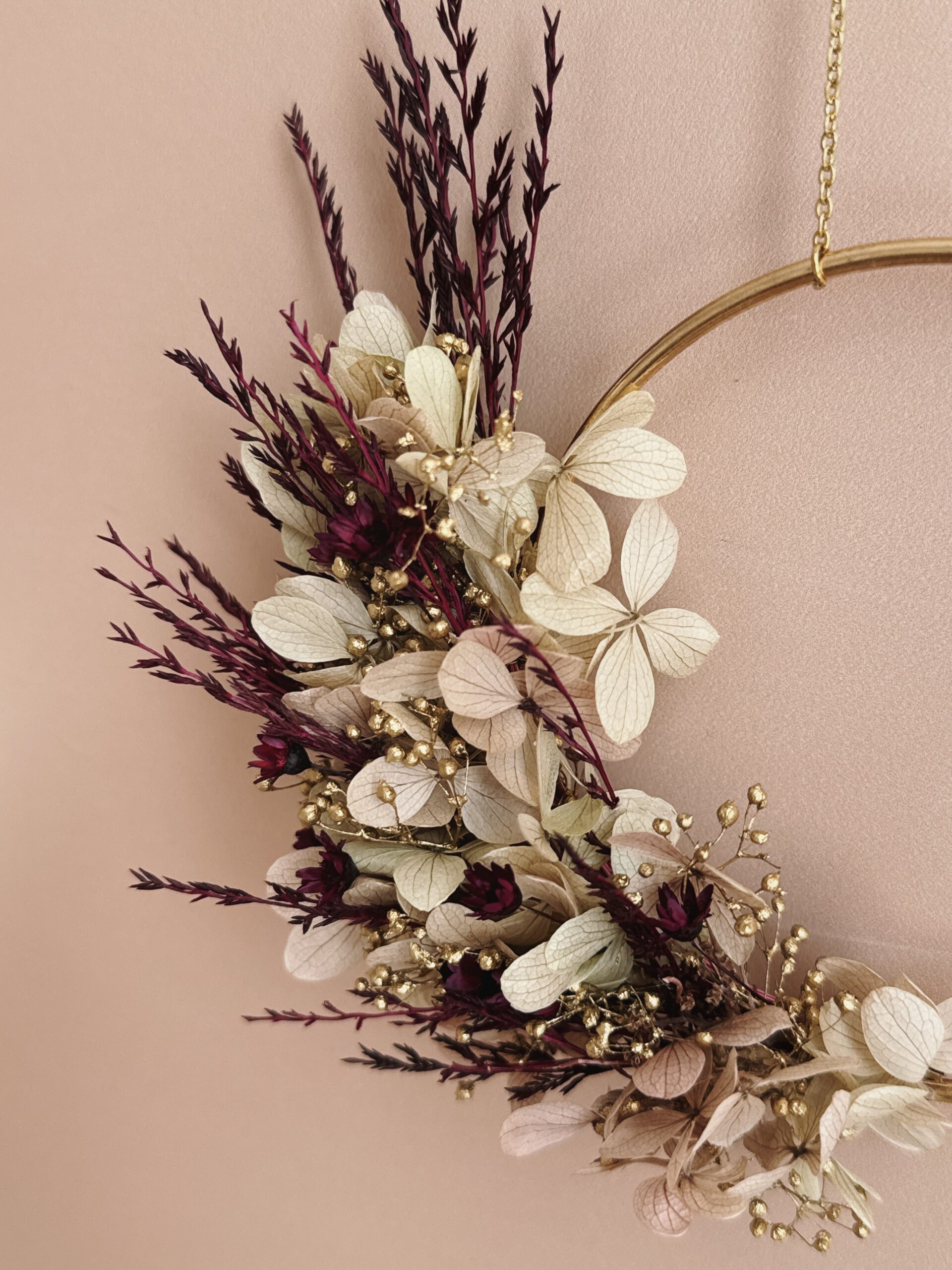 Rosalia — Couronne murale rose, prune & doré – Image 6