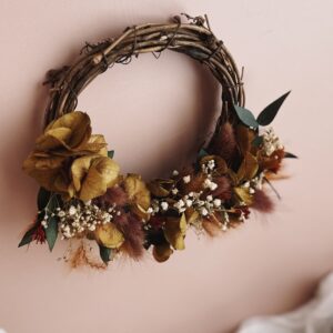 À l’Aube de l’Hiver — Couronne de vigne florale aux tons chauds