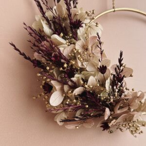 Rosalia — Couronne murale rose, prune & doré