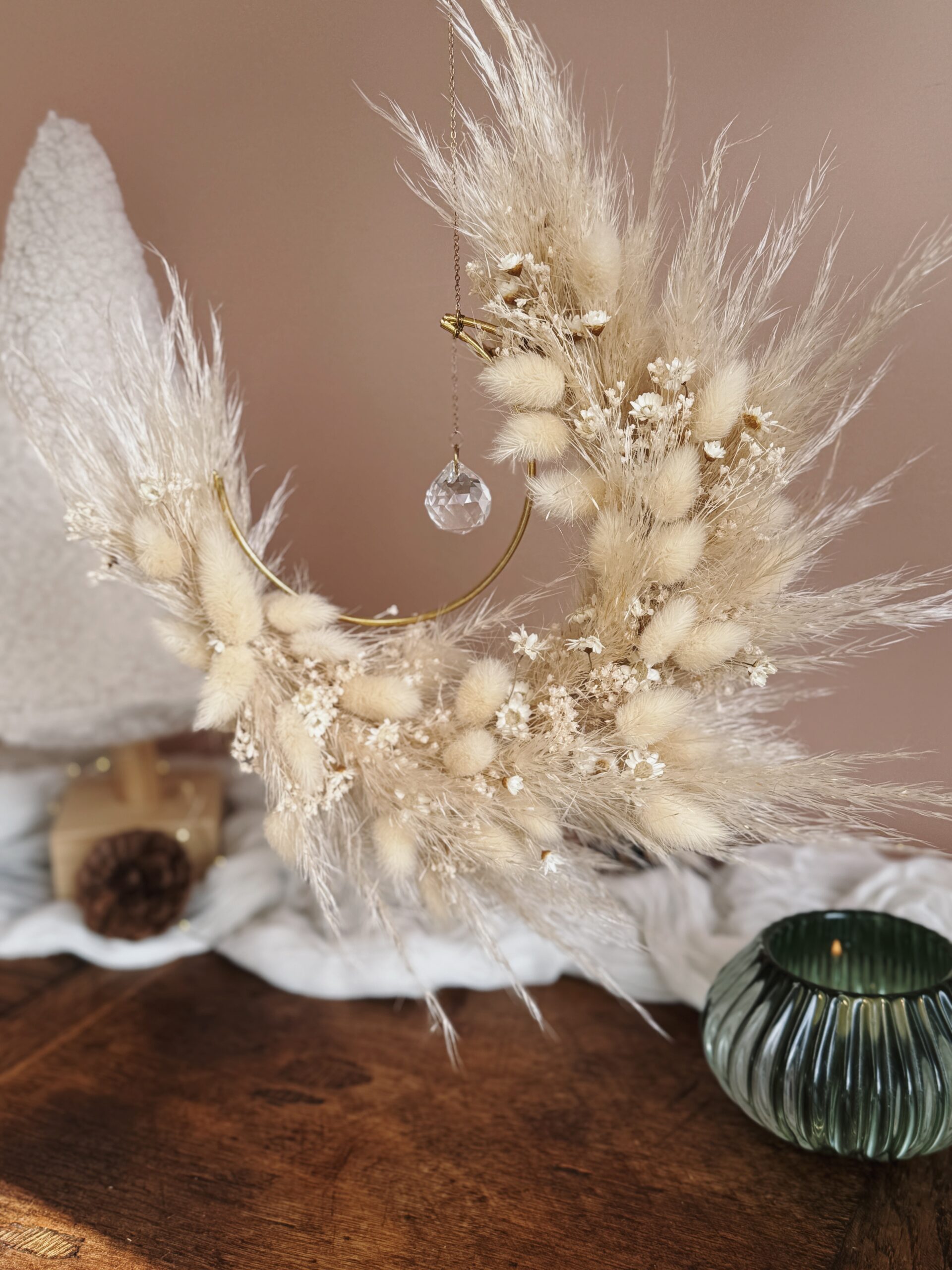 Éclats de Lune — Attrape-soleil floral en forme de lune – Image 6