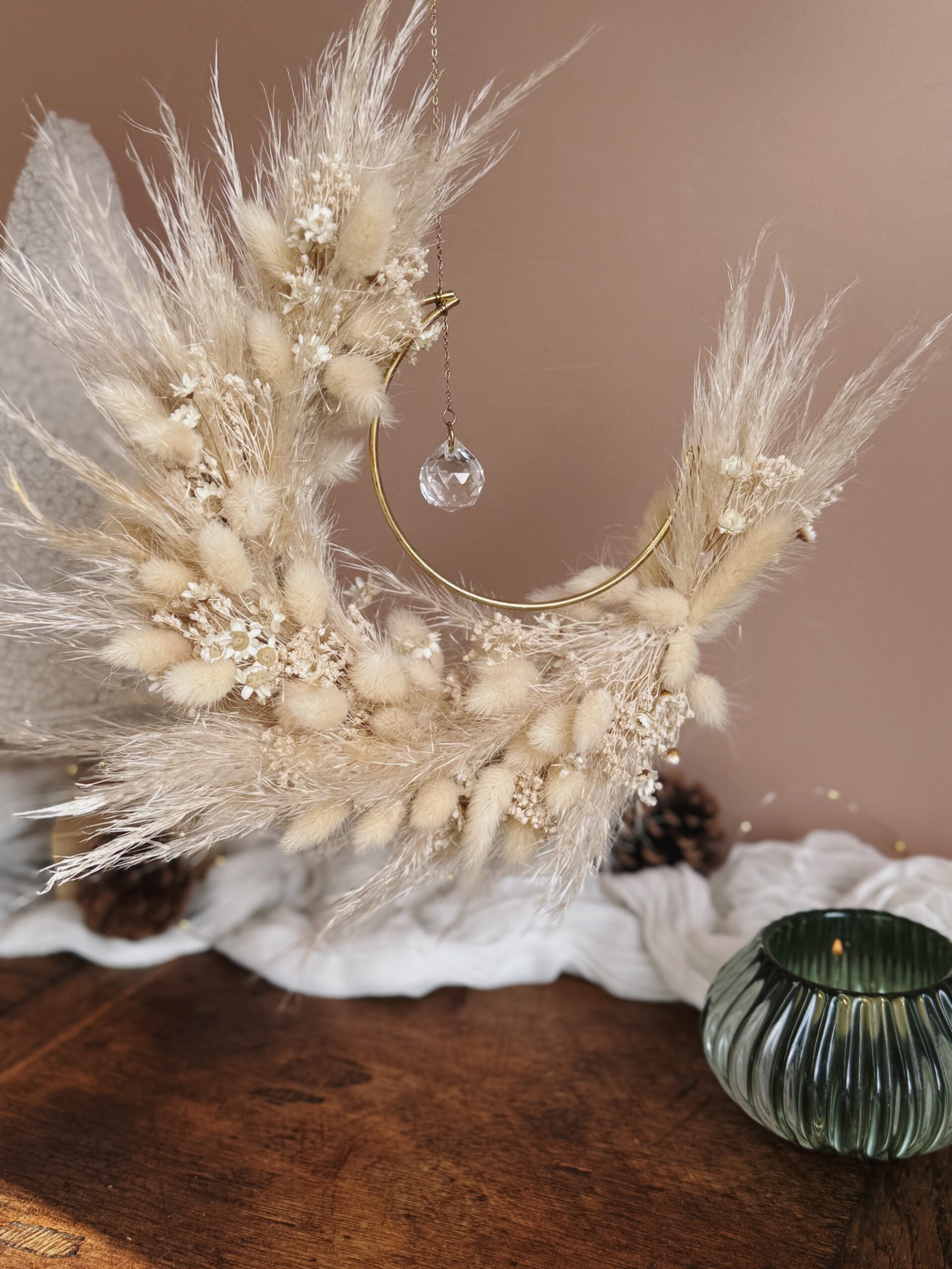 Éclats de Lune — Attrape-soleil floral en forme de lune – Image 5