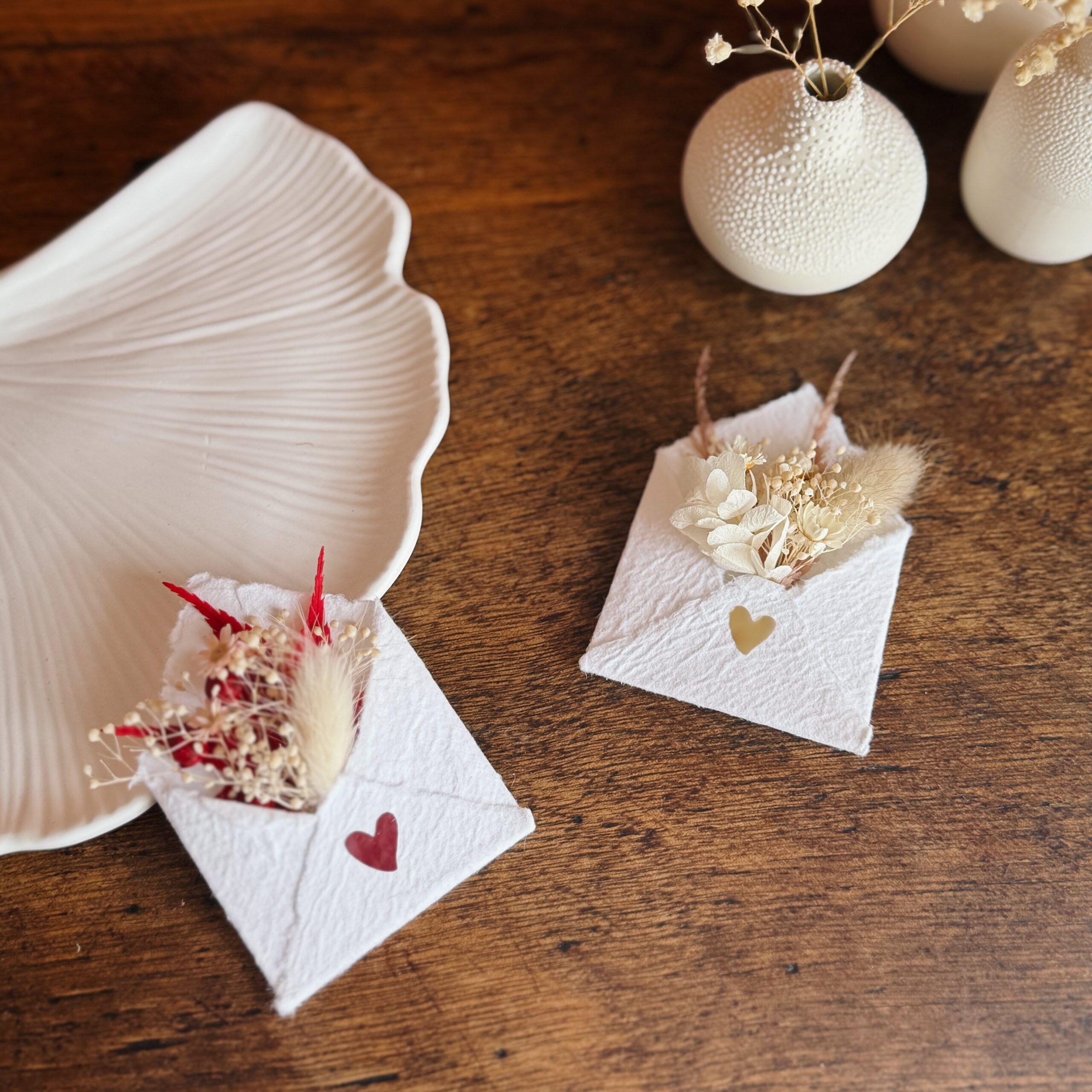 Mini enveloppe fleurie — Magnet poétique papier coton et fleurs séchées
